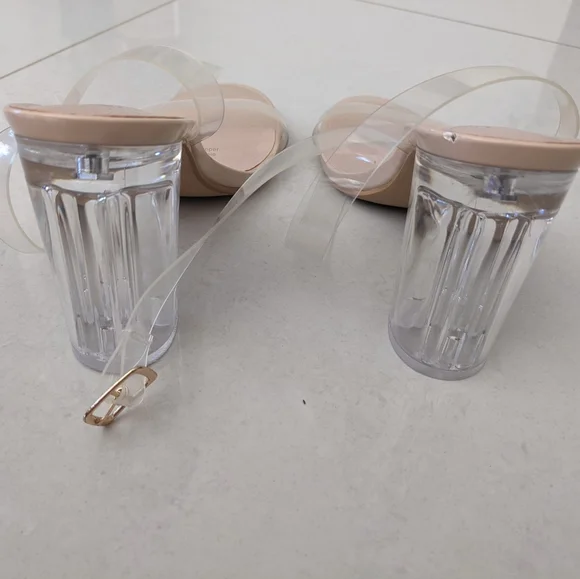 SOLD - Wildfire Regina Clear Block Heels Nude Sz 8/39 - Picture 7 of 9